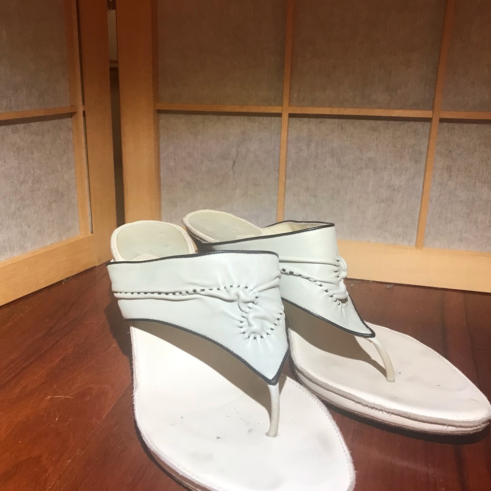 Vintage 90s Henri Beguelin white kitten heels